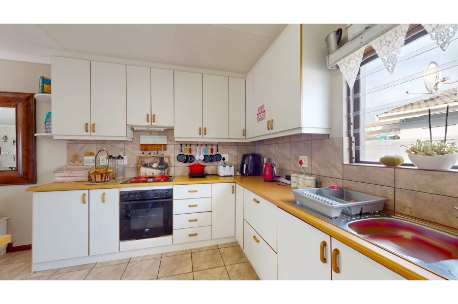 3 Bedroom Property for Sale in Country Club Western Cape
